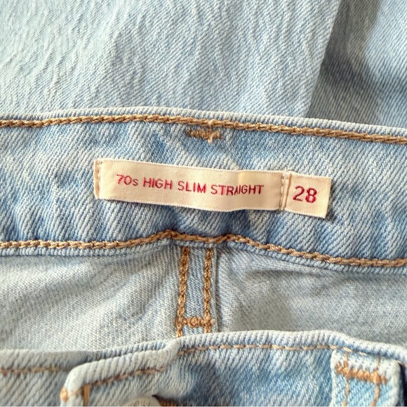 70s throwback High-Rise Slim Straight Light Wash Distressed Women's Jeans - Picture 8 of 15